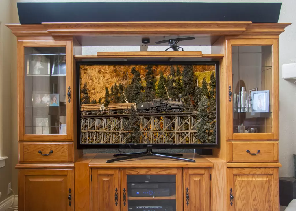 Custom speaker bar